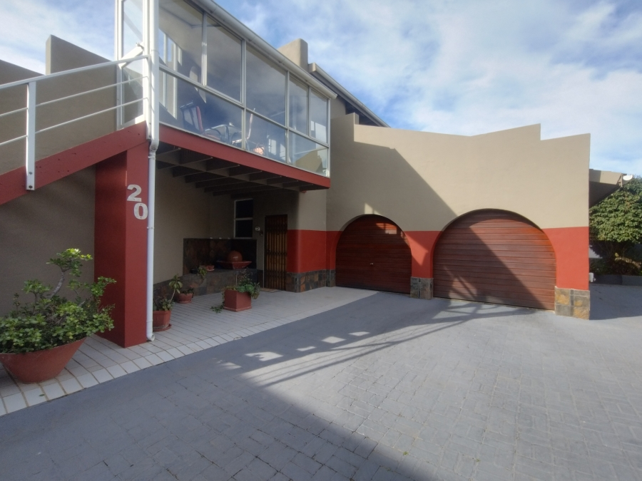 4 Bedroom Property for Sale in Wavecrest Eastern Cape